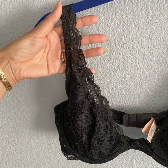 Black lace bra- Victoria’s Secret - Picture 1 of 8